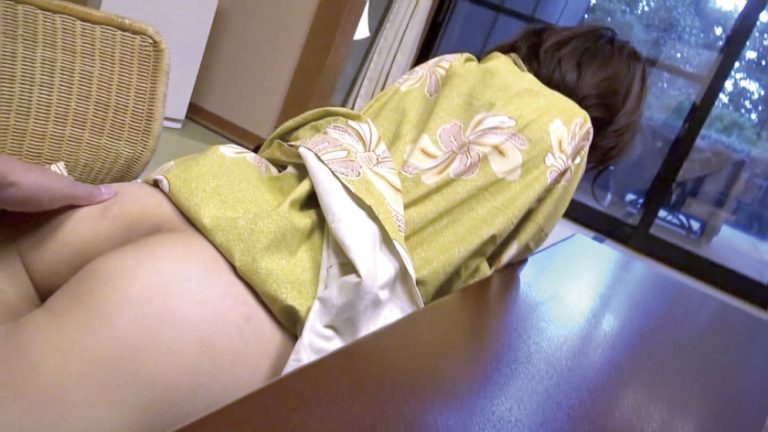 人妻湯恋旅行 蔵出し秘蔵映像集 【四】