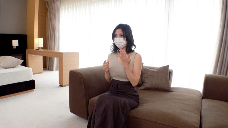 【教師としての立場＜気持ちイイコト】「身バレしたくないので……」とマスクを着用してカメラの前に立つも、気持ちよくなってすぐに外してしまった、むっつりスケベ保健室の先生。 ネットでAV応募→AV体験撮影 1973