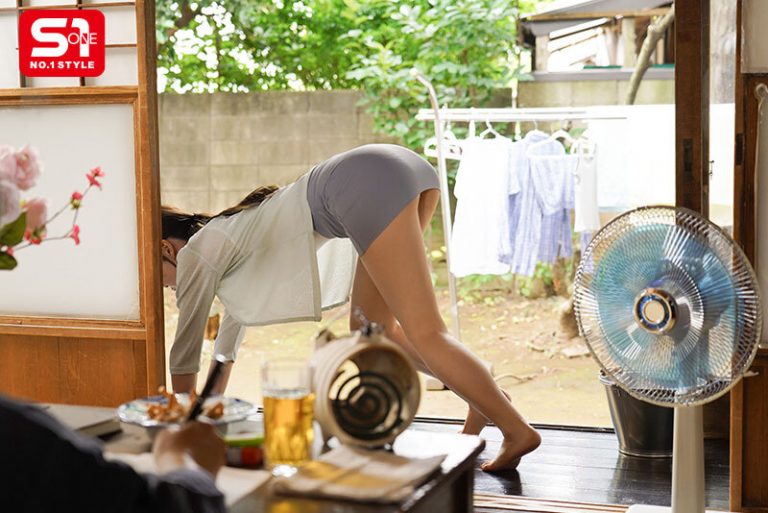 未だ夫婦で毎晩交わり、壁越しに聞こえる絶倫義父のピストン音…それにマン汁垂らす欲求不満嫁が遂に熟練チ●ポと衝動ズボズボ miru